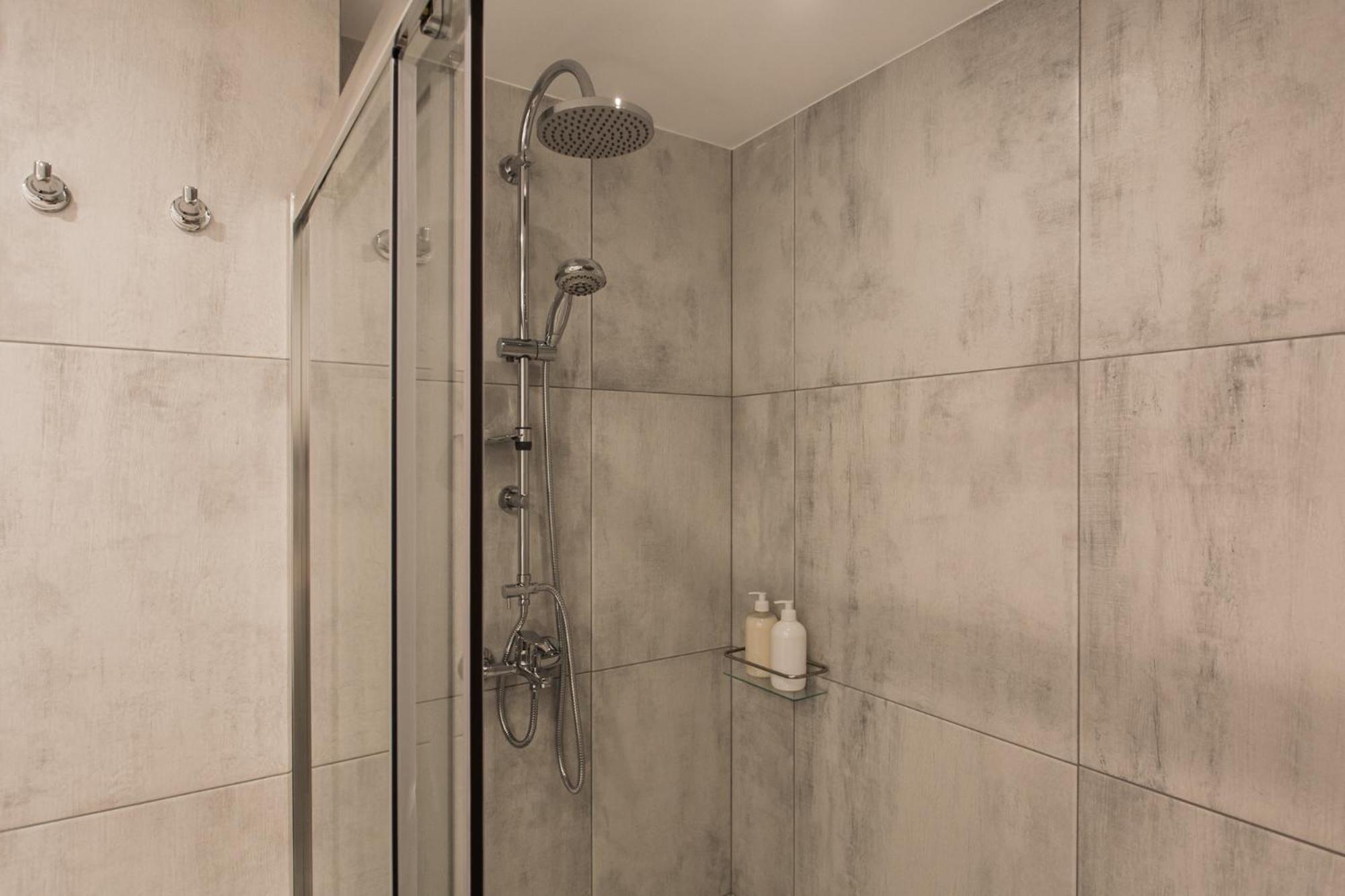 Wyz Attiki Aparthotel Atenas Habitación foto